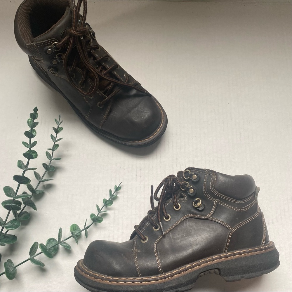 KIKS 90’s Y2K brown lace up ankle boots size 5